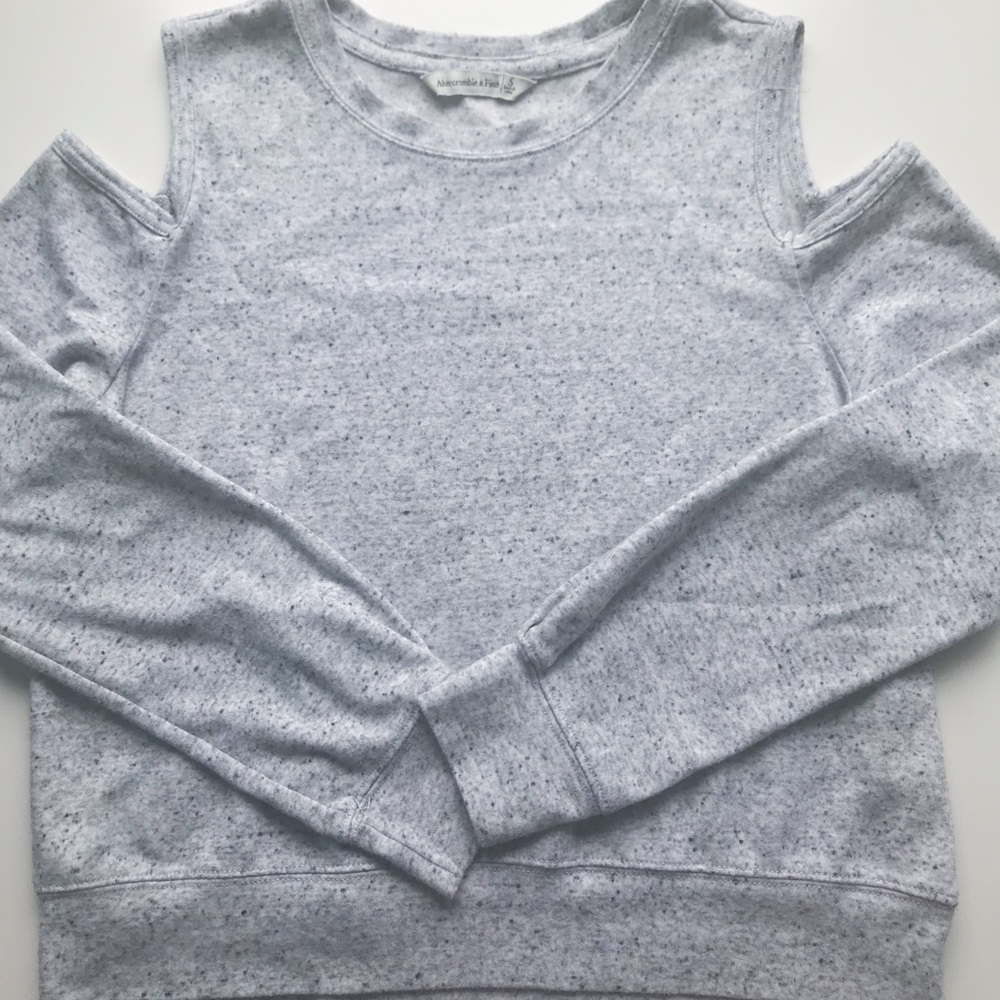 ABERCROMBIE&FITCH grey pullover w/ open shoulders!